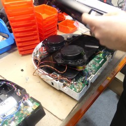 Saugroboter (alle Modelle) Reparatur/Werkstatt (für die Schweiz)